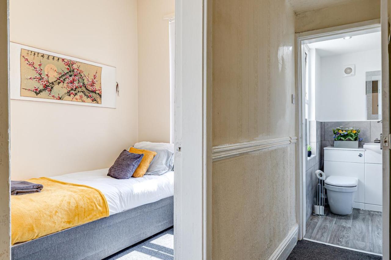 Ursula Sparkle Holiday home Liverpool